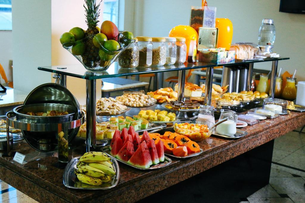 Hotel Pedra Negra Gov. Valadares Говернадор-Валадарис Экстерьер фото