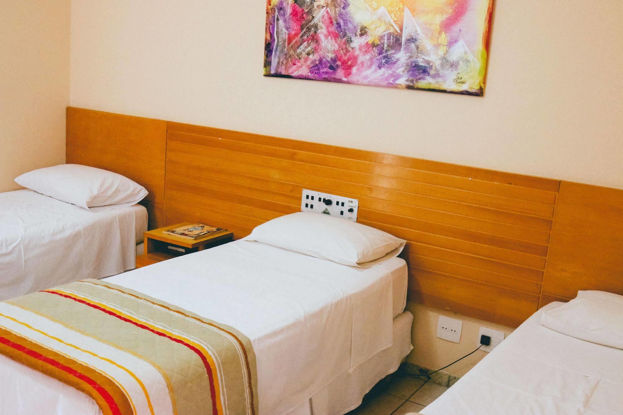 Hotel Pedra Negra Gov. Valadares Говернадор-Валадарис Экстерьер фото