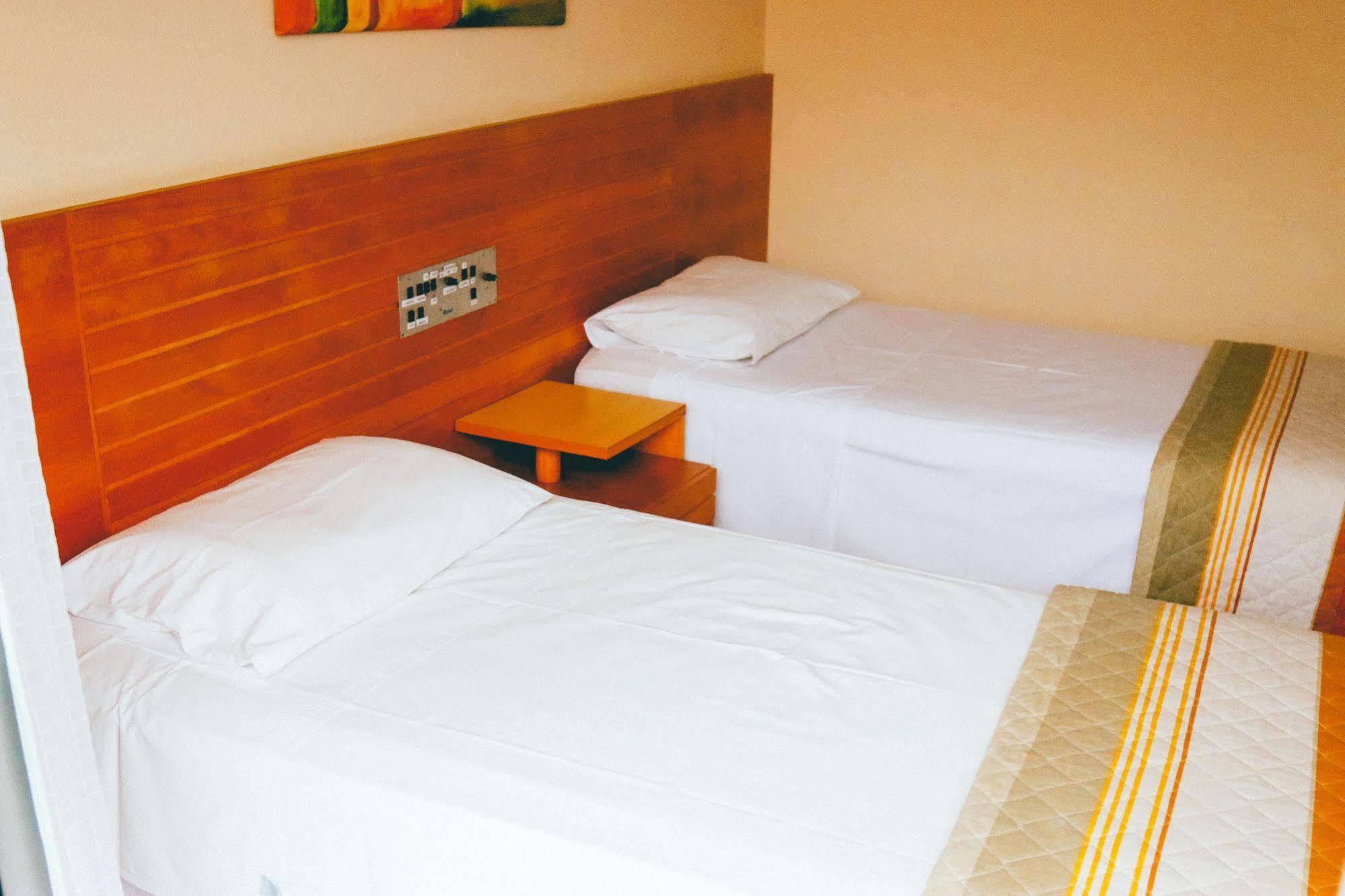 Hotel Pedra Negra Gov. Valadares Говернадор-Валадарис Экстерьер фото
